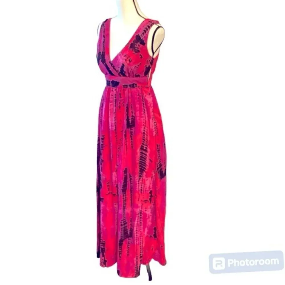What’eva bare Back Plunging V-neck Lined‎ Maxi Dress Small
